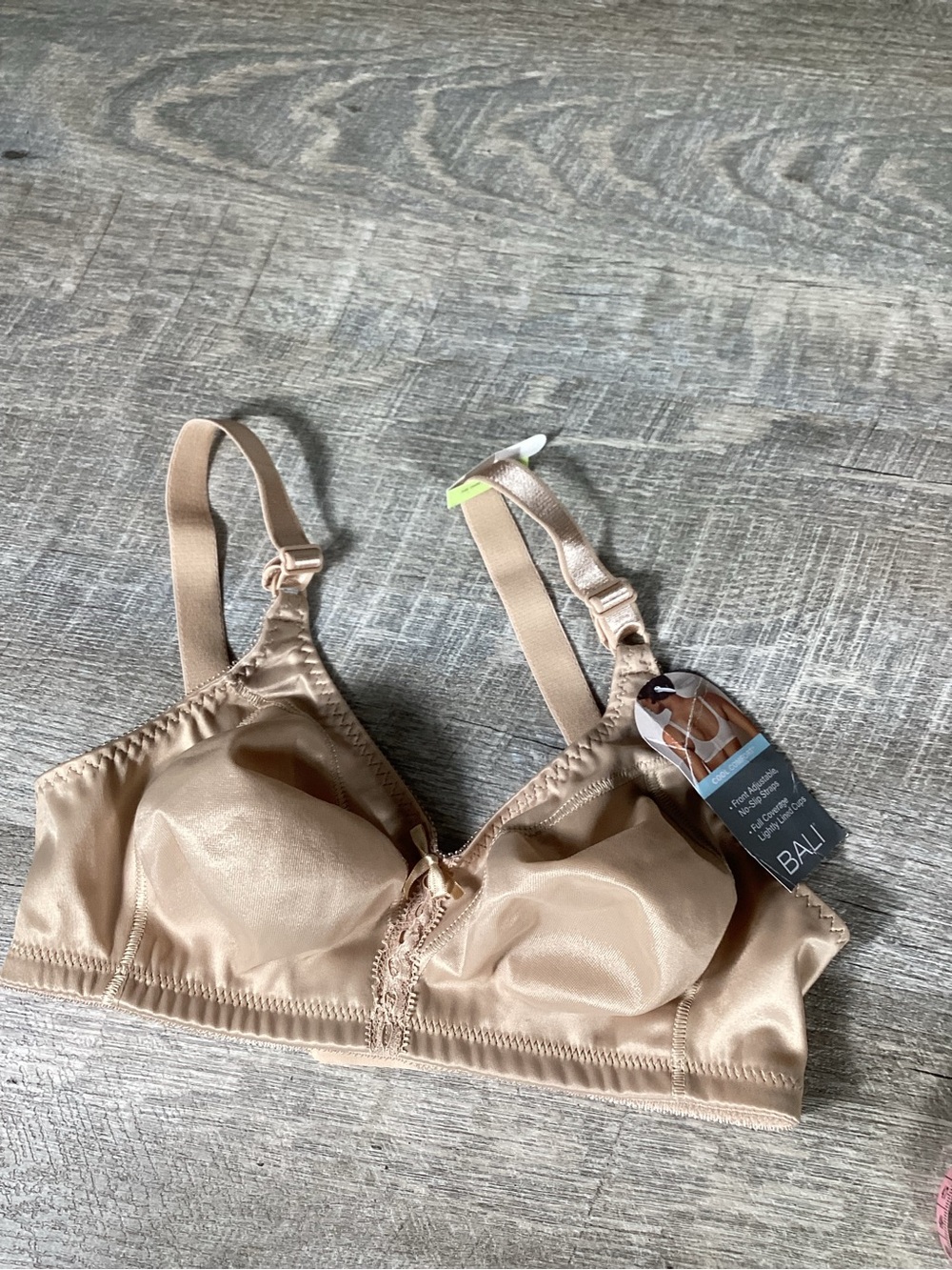 Bali Cool Comfort Bra 34B Nude Full Coverage Lightly Lined Adjustable Straps NWT